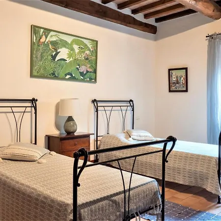 Beautiful In With Pool San Giovanni del Pantano
